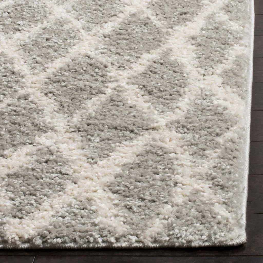 Berber Diamond Shag Light Gray/Cream Area Rug