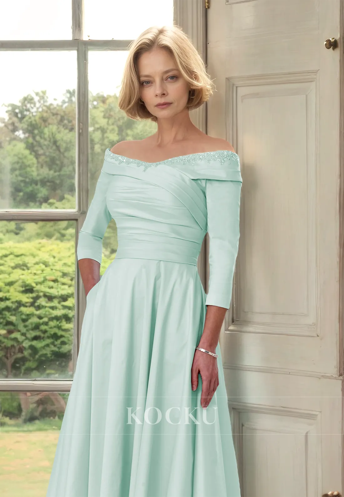 Tube Top Long Sleeves A-Line Tea-Length Pleats Satin Cocktail Dress with Appliques Mother of Groom